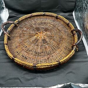 VTG Large 19" Wicker Basket Round Centerpiece 3.25"T. Tray